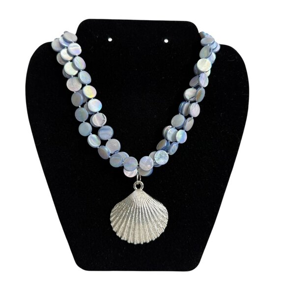 NWT Three-Strand Mother of Pearl Shell Necklace Silver Scallop Shell Pendant - Picture 1 of 8